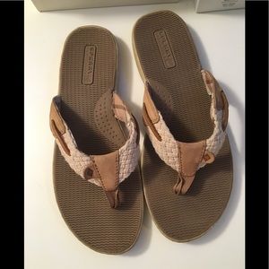 Women’s sperry sandals